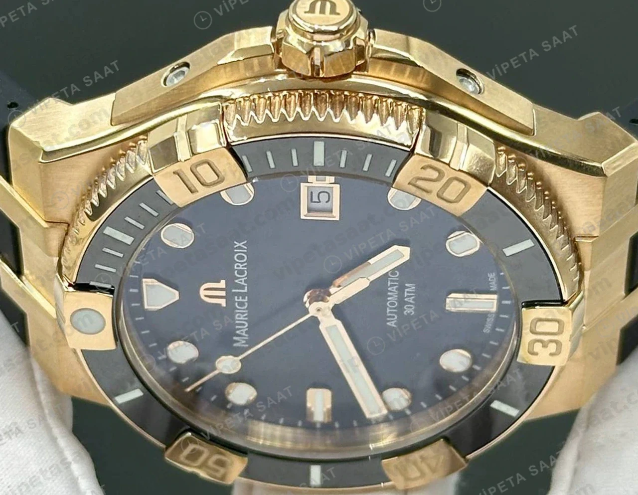 Maurice Lacroix Aikon Venturer Rose Siyah Dalış Kauçuk Super Clone ETA Saat karşıdan görünüm