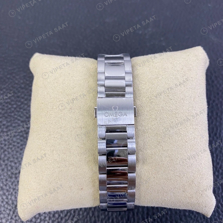 Omega GMT-Master II Seamaster Aqua Terra Gümüş Kadran Celik Kordon Super Clone Eta Eta Saat detay 3