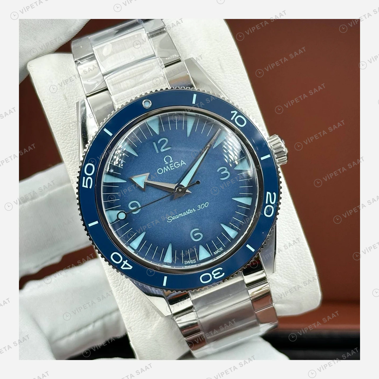 Omega Seamaster 300 Mavi Kadran Çelik Klasik Super Clone ETA Eta Saat karşıdan görünüm