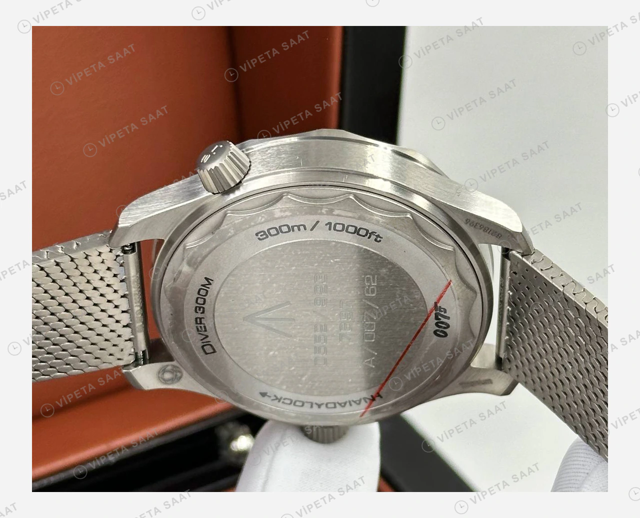 Omega Seamaster 300 Siyah Kadran Çelik Örgü Deniz Super Clone ETA Eta Saat karşıdan görünüm