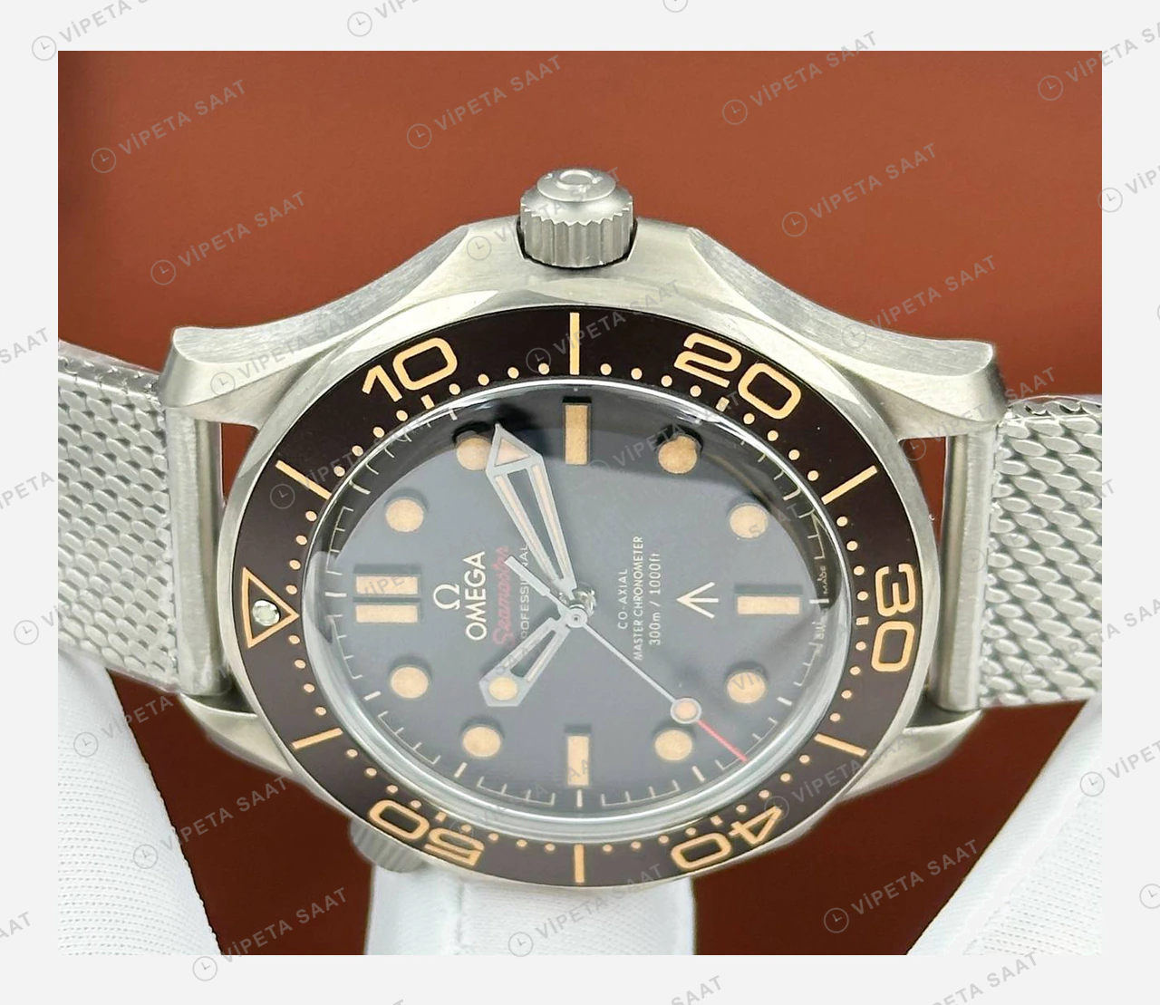 Omega Seamaster 300 Siyah Kadran Çelik Örgü Klasik 2 Super Clone ETA Eta Saat karşıdan görünüm