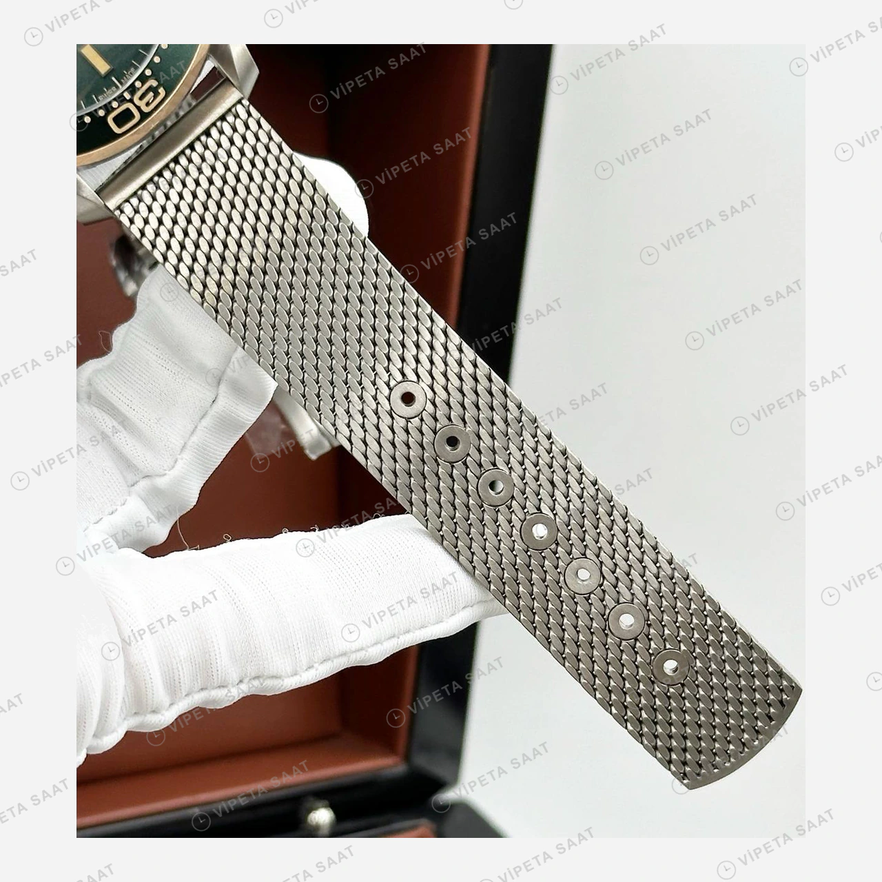 Omega Seamaster 300 Yeşil Kadran Çelik Örgü Super Clone ETA Eta Saat detay 6