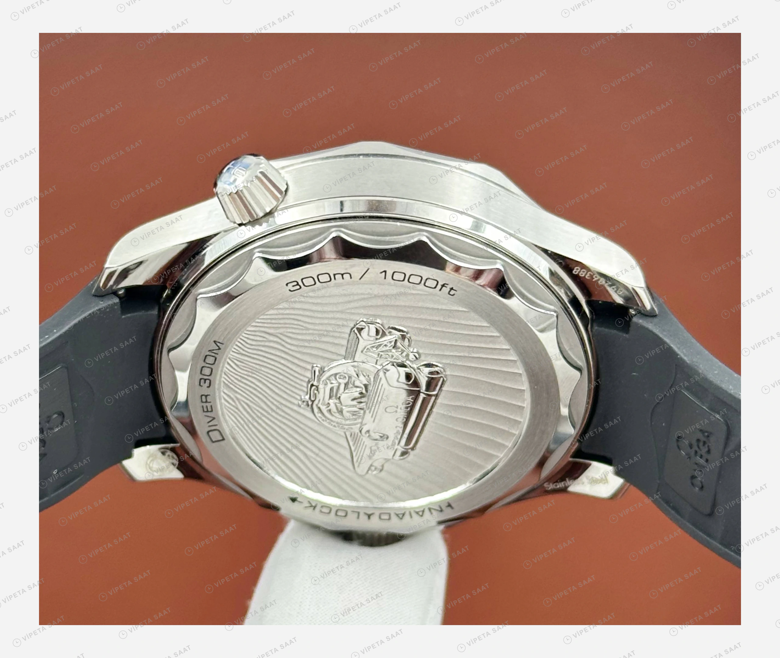 Omega Seamaster Diver 300M Beyaz Kadran Kauçuk Super Clone ETA Eta Saat detay 4