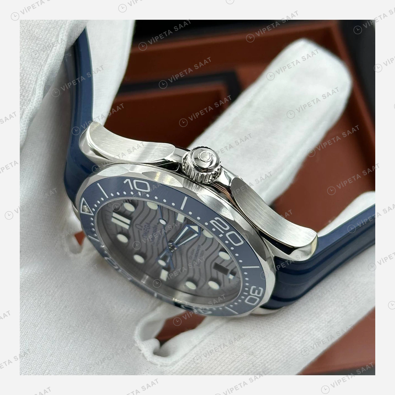 Omega Seamaster Diver 300M Gri Kadran Kauçuk Super Clone ETA Eta Saat detay 4