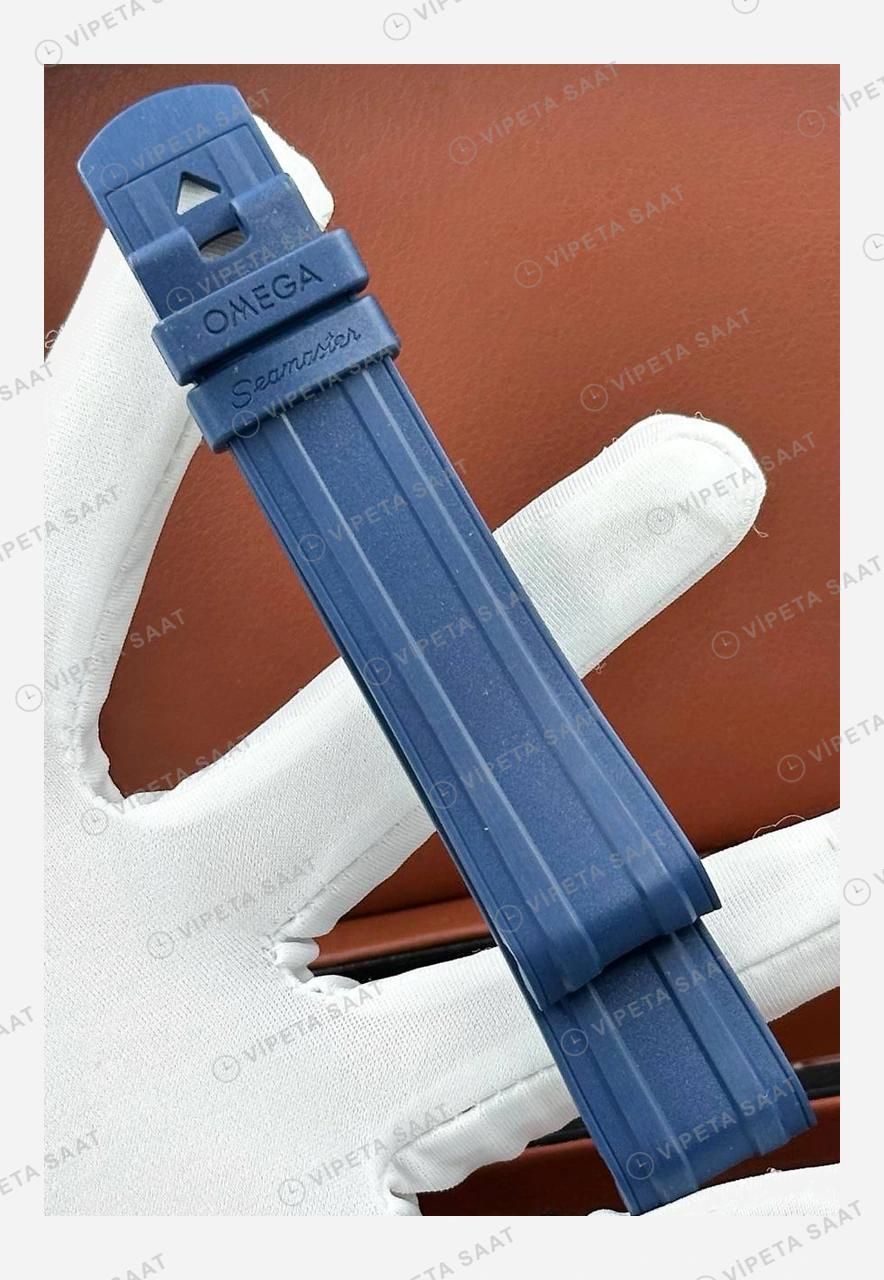 Omega Seamaster Diver 300M Mavi Kadran Sarı Altın İki Renk Super Clone ETA Eta Saat karşıdan görünüm