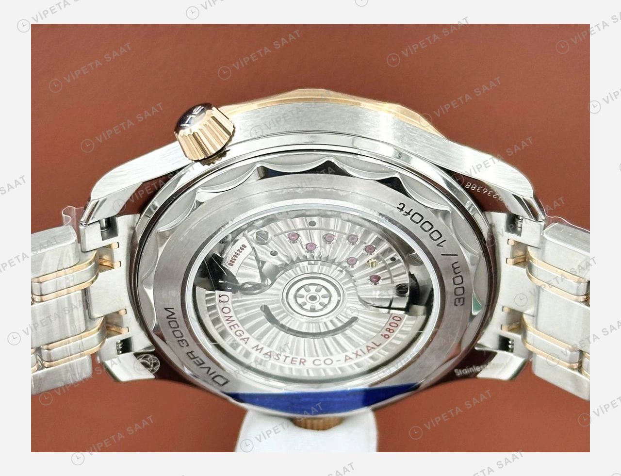Omega Seamaster Diver 300M Mavi Kadran Sarı Altın İki Renk Super Clone ETA Eta Saat yan görünüm