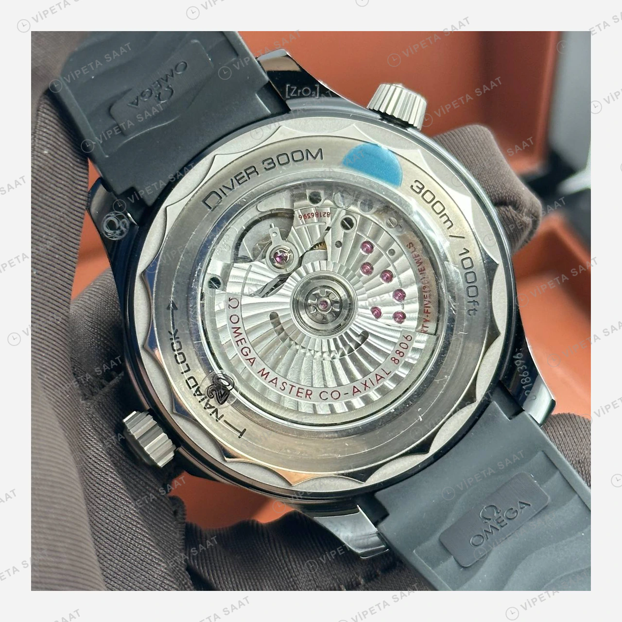 Omega Seamaster Diver 300M Siyah Dalga Kadran Kauçuk Super Clone ETA Eta Saat yan görünüm