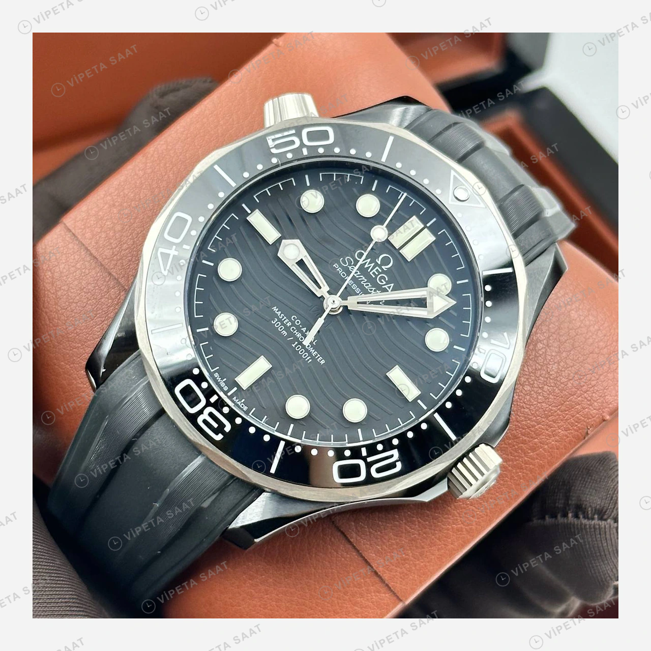 Omega Seamaster Diver 300M Siyah Dalga Kadran Kauçuk Super Clone ETA Eta Saat detay 3