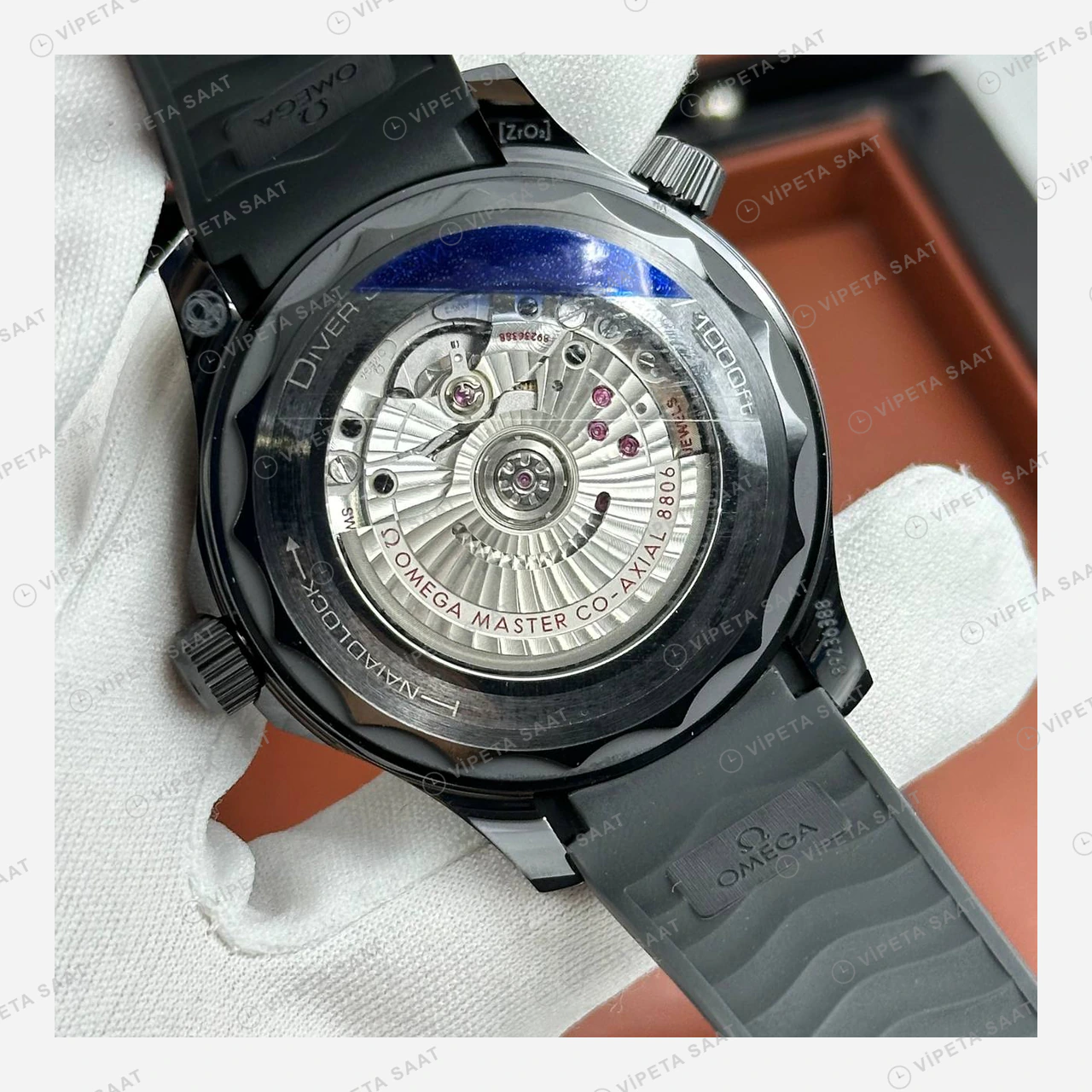 Omega Seamaster Diver 300M Siyah DLC Kauçuk Super Clone ETA Eta Saat detay 6