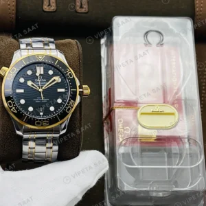 Omega Seamaster Diver 300M Siyah Kadran Altin Celik Kasa Seramik Bezel Celik Kordon Super Clone Eta Eta Saat karşıdan görünüm