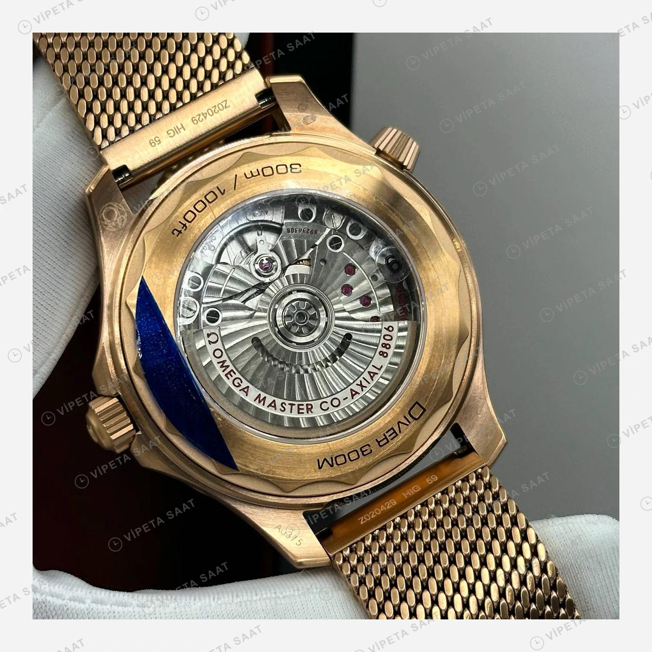 Omega Seamaster Diver 300M Siyah Kadran Kırmızı Bezel Altın Örgü Super Clone ETA Eta Saat detay 5