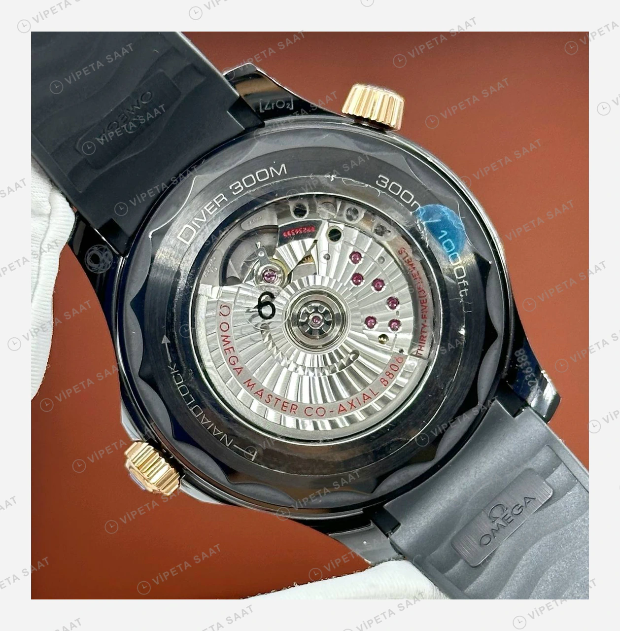 Omega Seamaster Diver 300M Siyah Kadran Sarı Altın Kauçuk Super Clone ETA Eta Saat detay 5