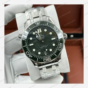Omega Seamaster Diver 300M Yeşil Kadran Çelik Super Clone ETA Eta Saat karşıdan görünüm