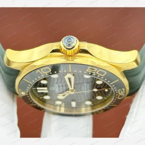 Omega Seamaster Diver 300M Yeşil Kadran Sarı Altın Kauçuk Klasik Super Clone ETA Eta Saat karşıdan görünüm