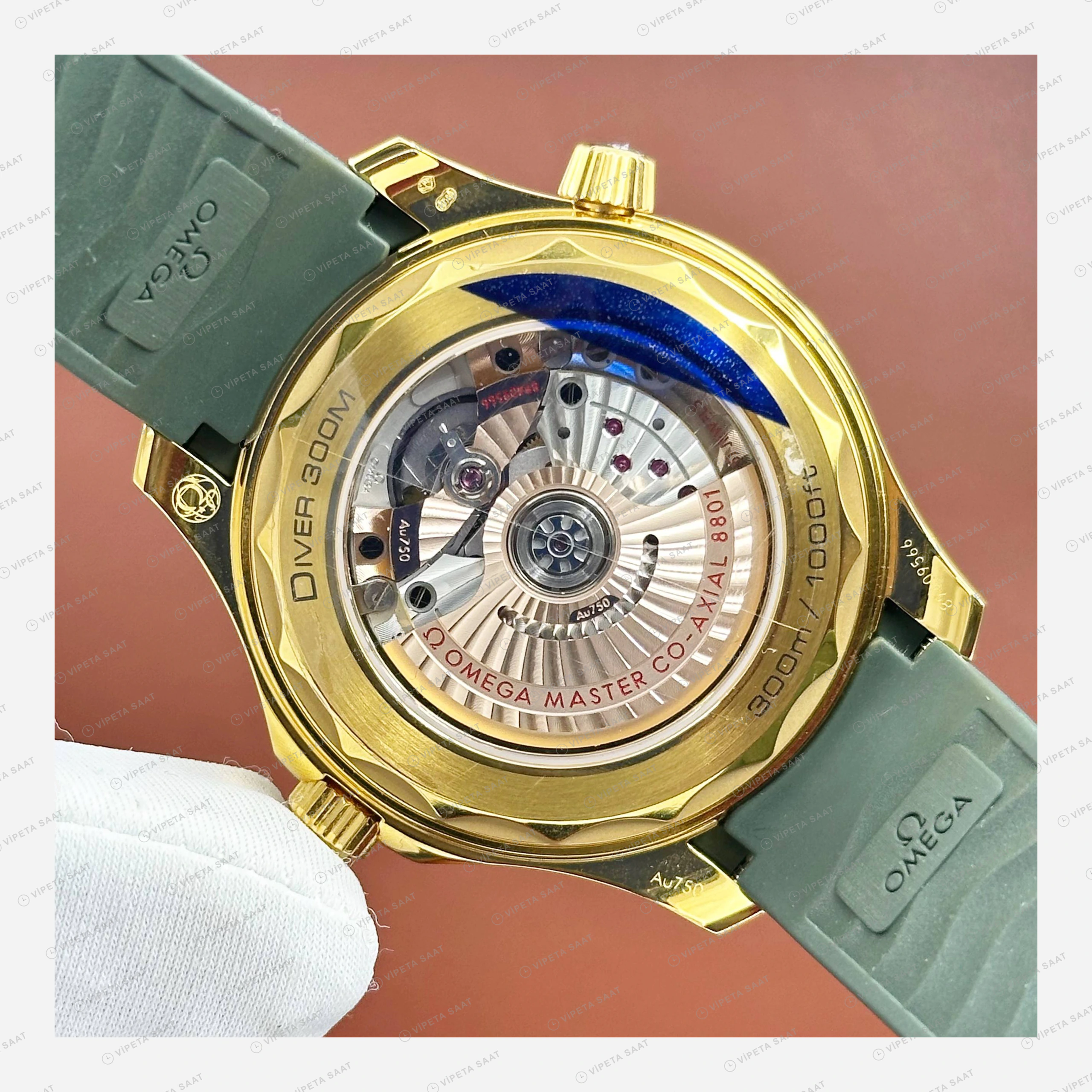 Omega Seamaster Diver 300M Yeşil Kadran Sarı Altın Kauçuk Klasik Super Clone ETA Eta Saat detay 5