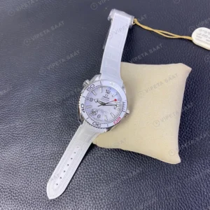 Omega Seamaster Planet Ocean Beyaz Kadran Beyaz Deri Kordon Super Clone Eta Eta Saat karşıdan görünüm