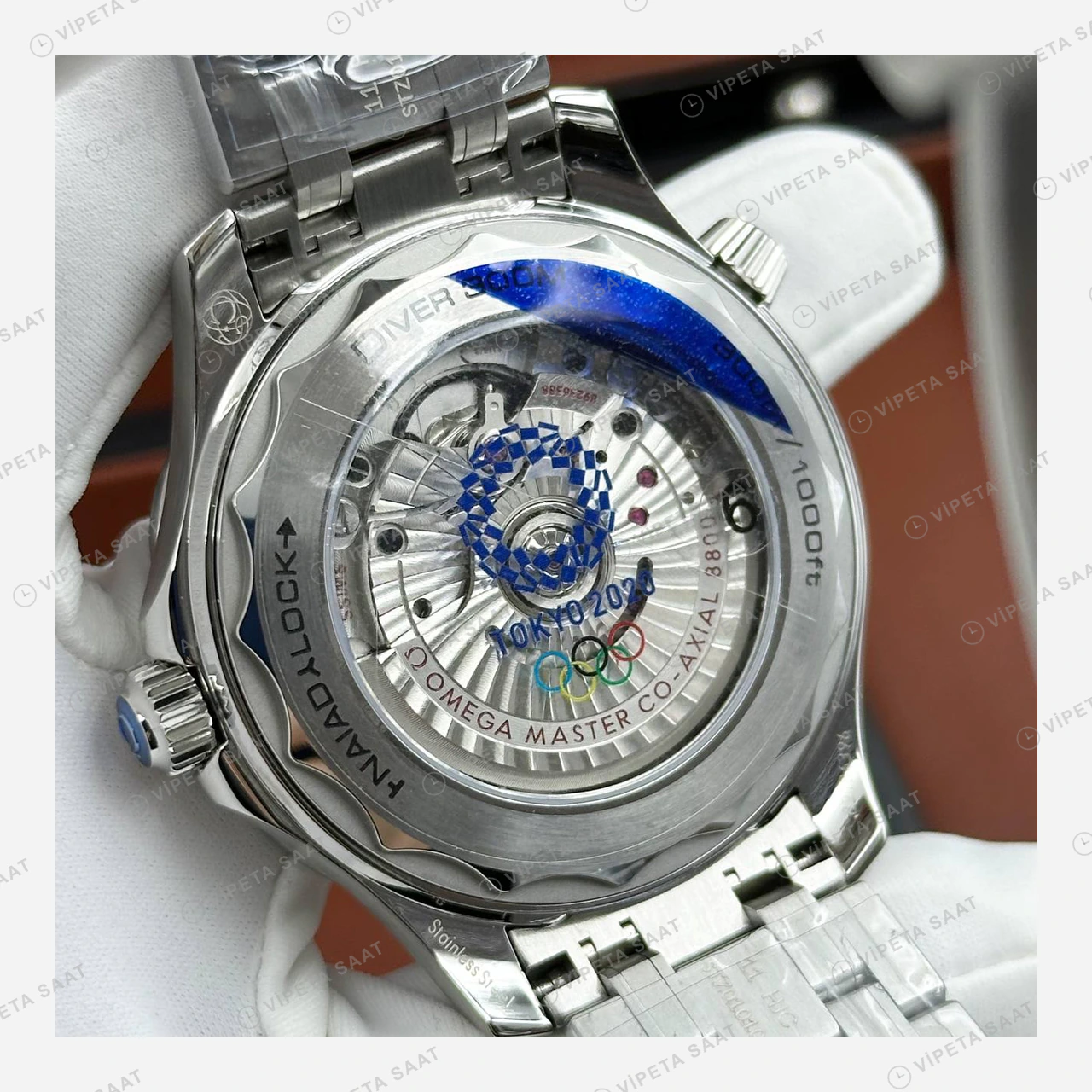 Omega Seamaster Planet Ocean Beyaz Kadran Mavi Bezel Çelik Super Clone ETA Eta Saat detay 4