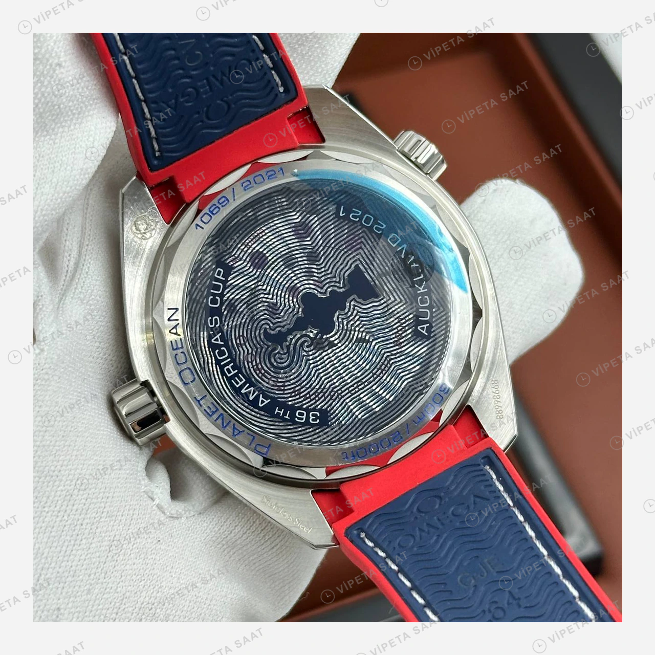 Omega Seamaster Planet Ocean Beyaz Kadran Mavi Bezel Kauçuk Super Clone ETA Eta Saat detay 5