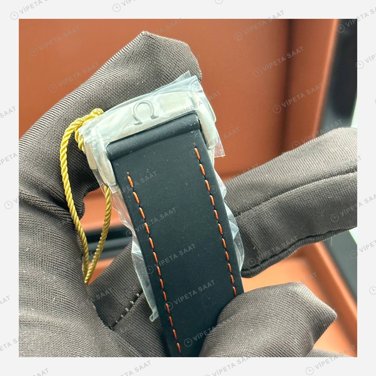 Omega Seamaster Planet Ocean Siyah Kadran Gri Kauçuk Super Clone ETA Eta Saat yan görünüm