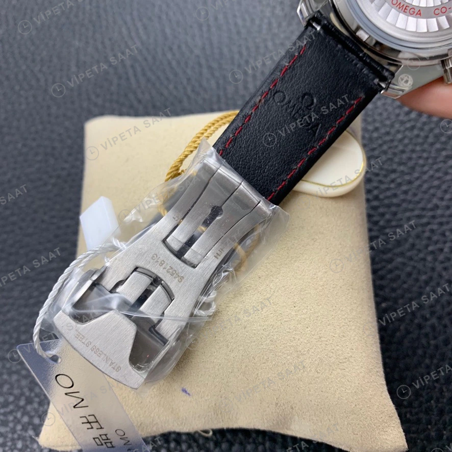 Omega Speedmaster Moonwatch Siyah Kadran Seramik Bezel Siyah Deri Super Clone Eta Eta Saat detay 3