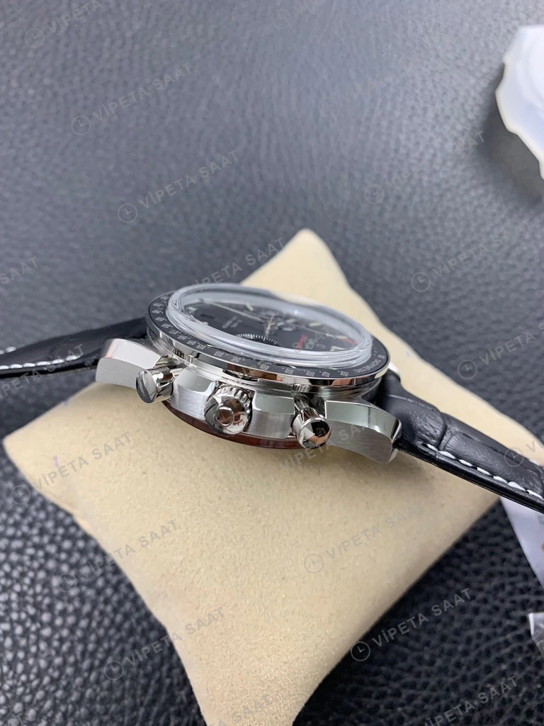Omega Speedmaster Moonwatch Siyah Kadran Seramik Bezel Siyah Deri Super Clone Eta Eta Saat detay 4