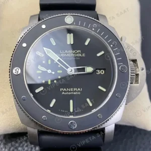 Panerai 42 mm PAM01222 Luminor Submersible Amagnetic Titanyum Kasa Siyah Kadran Siyah Bezel Siyah Kaucuk Kordon Super Clone ETA Saat kırp kapak