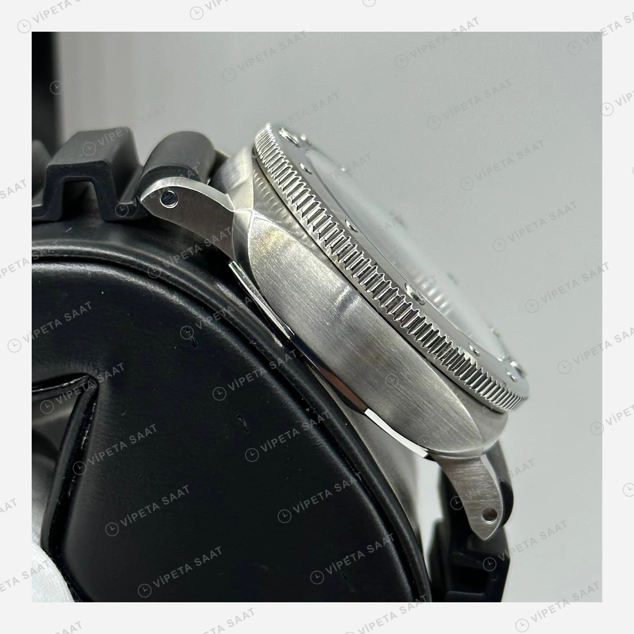 Panerai 42 mm PAM01222 Submersible Gri Kadran Klasik Super Clone ETA Eta Saat detay 4