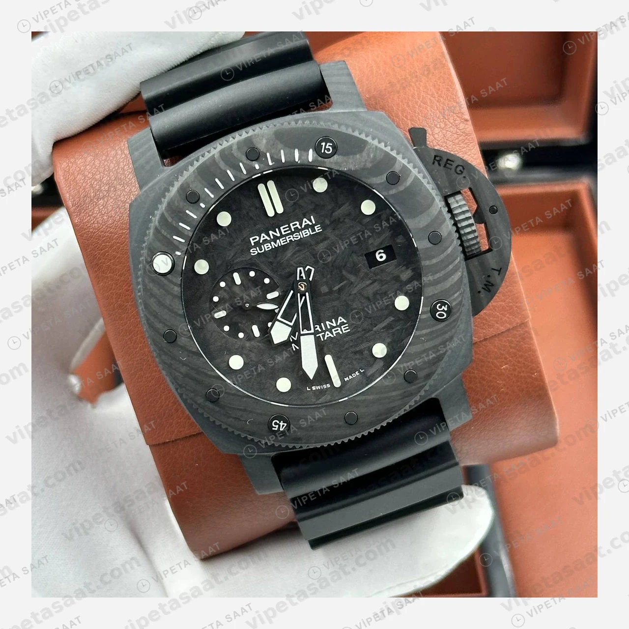 Panerai 42 mm PAM01222 Submersible Karbotech Siyah Kadran Kauçuk Super Clone ETA Eta Saat detay 6