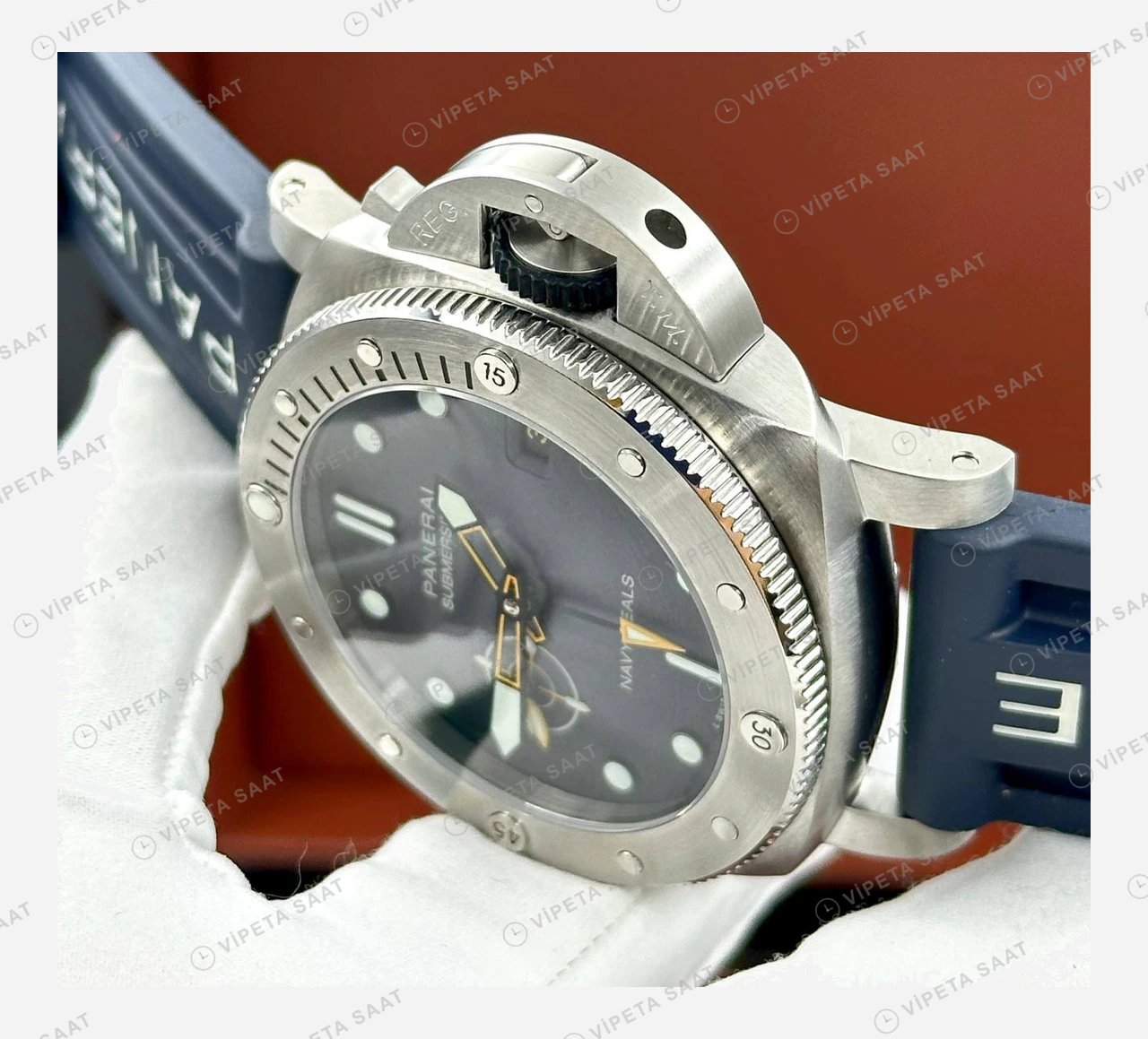 Panerai 42 mm PAM01222 Submersible Navi SEALS Titanyum Super Clone ETA Eta Saat detay 3