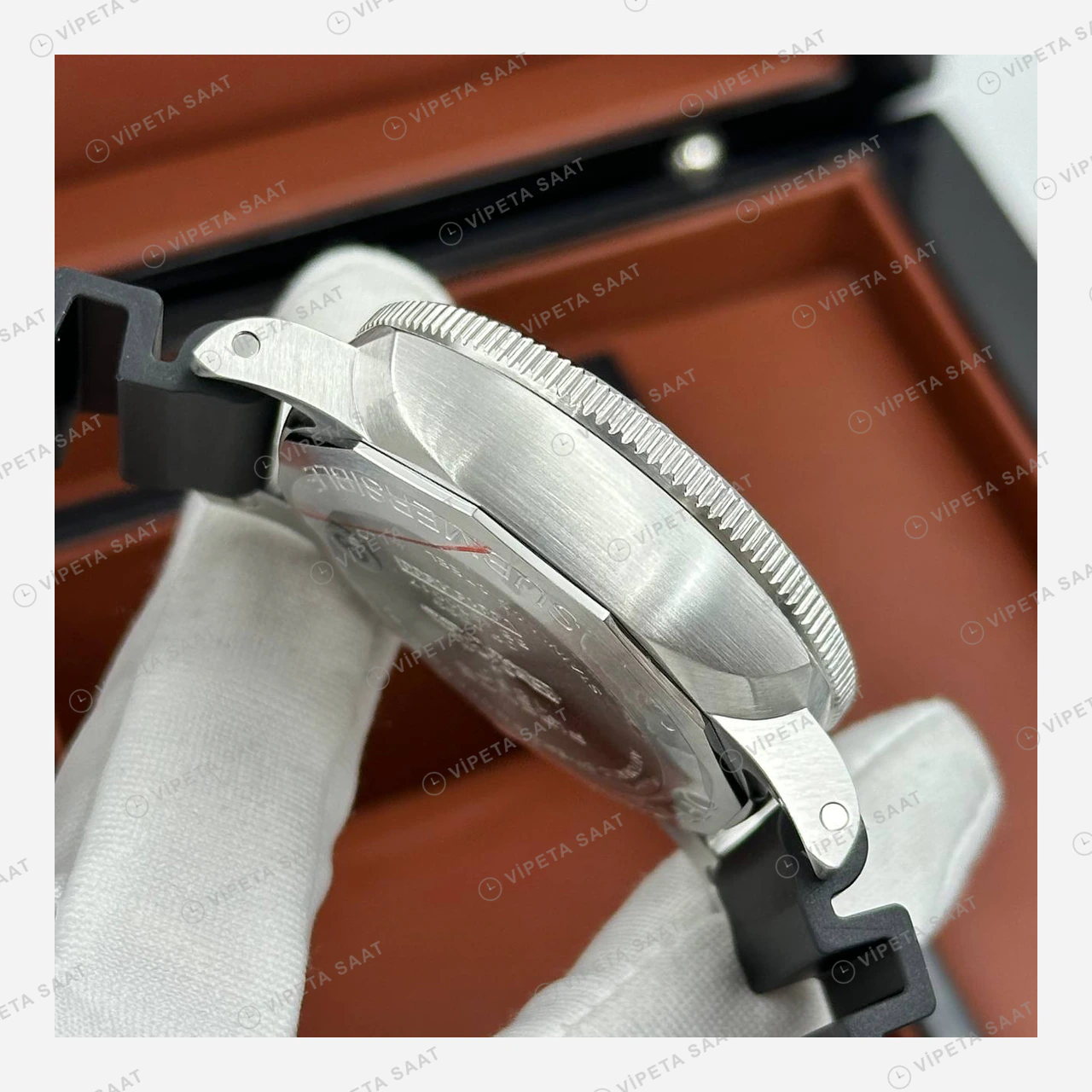 Panerai 42 mm PAM01222 Submersible Siyah Kadran Kauçuk Super Clone ETA Eta Saat detay 4