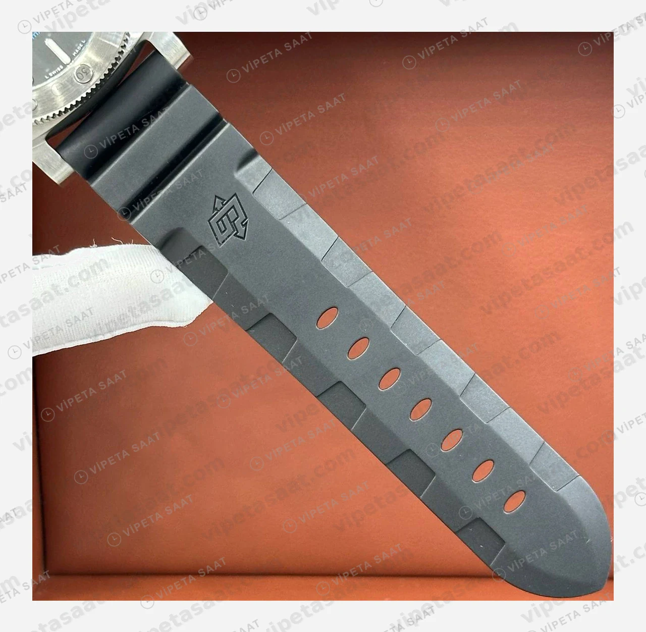 Panerai 42 mm PAM01222 Submersible Siyah Kadran Kauçuk Zarif Super Clone ETA Eta Saat karşıdan görünüm