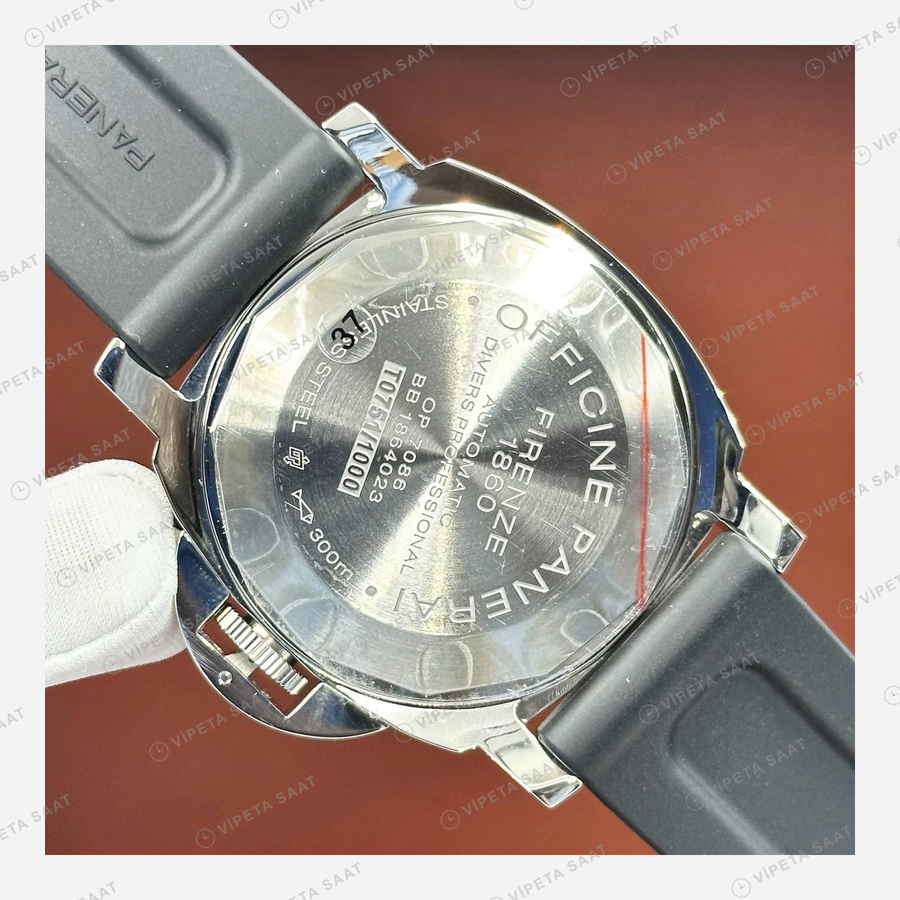Panerai 42 mm PAM01222 Submersible Siyah Kadran Sarı Lume Super Clone ETA Eta Saat detay 5