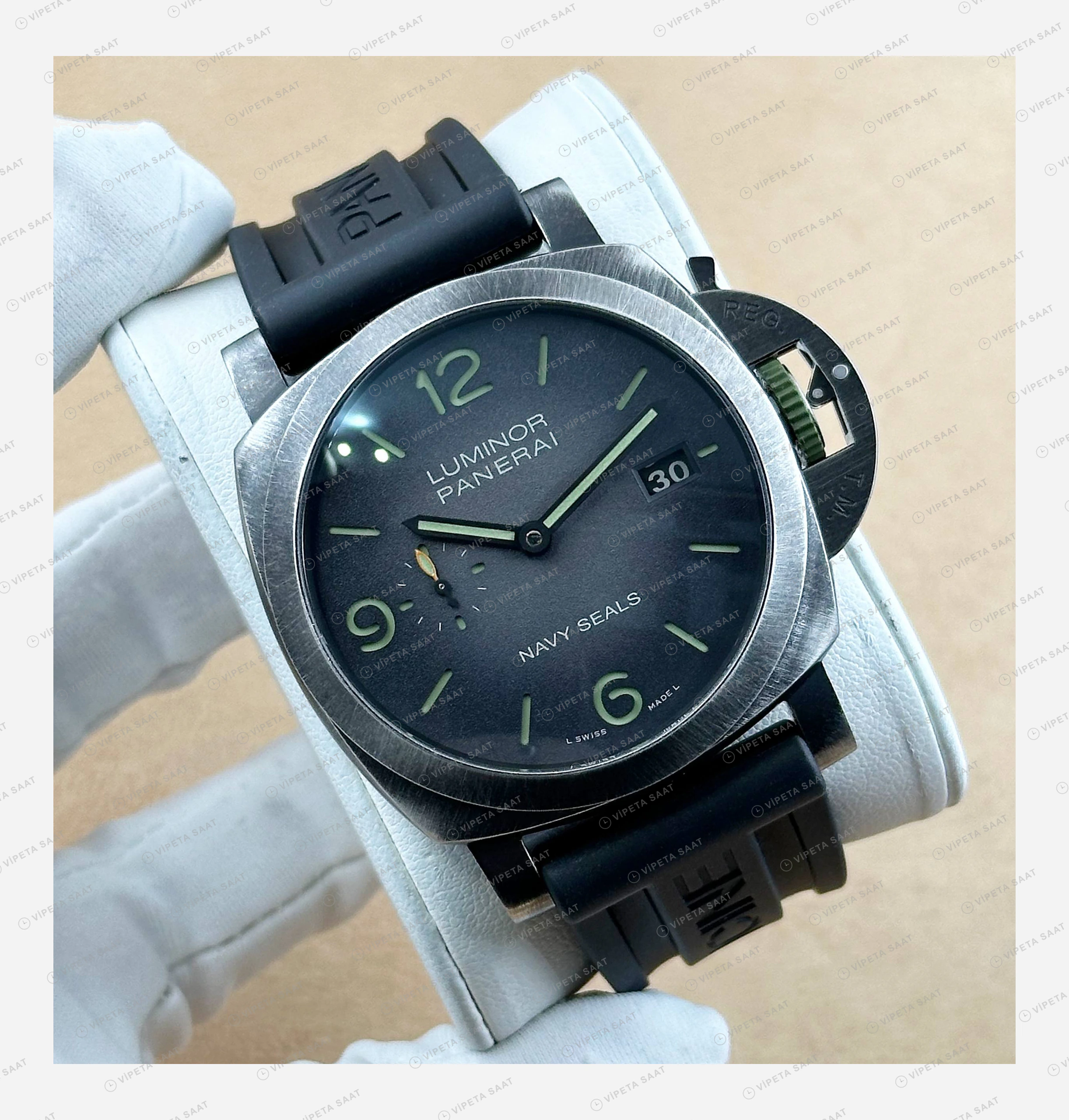 Panerai 44 mm PAM01226 Luminor Marina Yeşil Kadran Doğa 3 Super Clone ETA Eta Saat detay 4