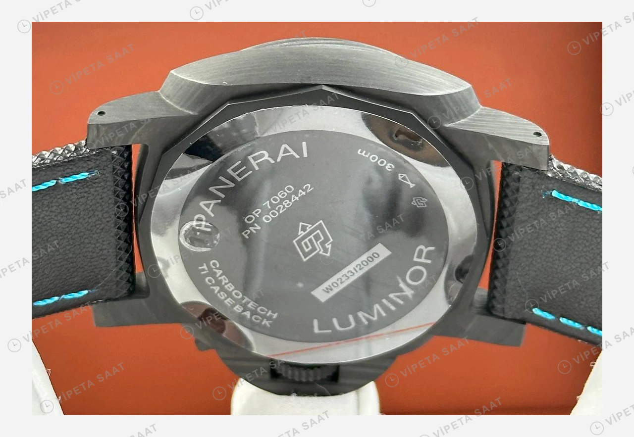 Panerai 44 mm PAM01314 Luminor Marina Siyah Kadran Mavi Detay Super Clone ETA Eta Saat karşıdan görünüm