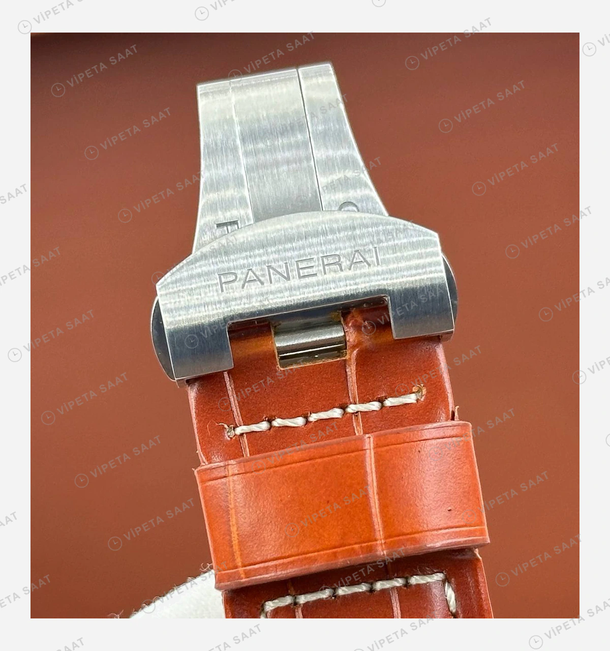 Panerai 44 mm PAM01361 Luminor GMT Siyah Kadran Deri Super Clone ETA Eta Saat detay 4