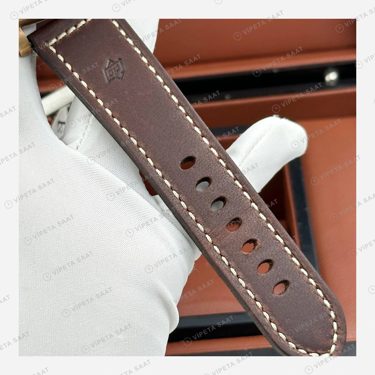 Panerai 47 mm PAM01074 Submersible Bronzo Siyah Kadran Deri Super Clone ETA Eta Saat detay 6