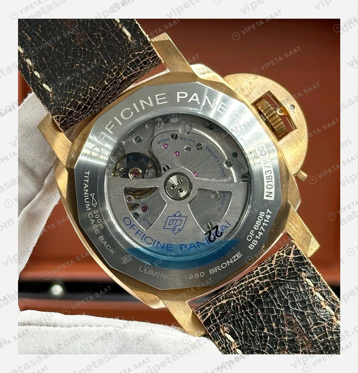 Panerai 47 mm PAM01074 Submersible Bronzo Yeşil Kadran Zarif Super Clone ETA Eta Saat detay 4