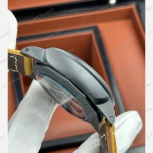 Panerai 47 mm PAM01616 Luminor Karbon Siyah Kadran Deri Super Clone ETA Eta Saat karşıdan görünüm