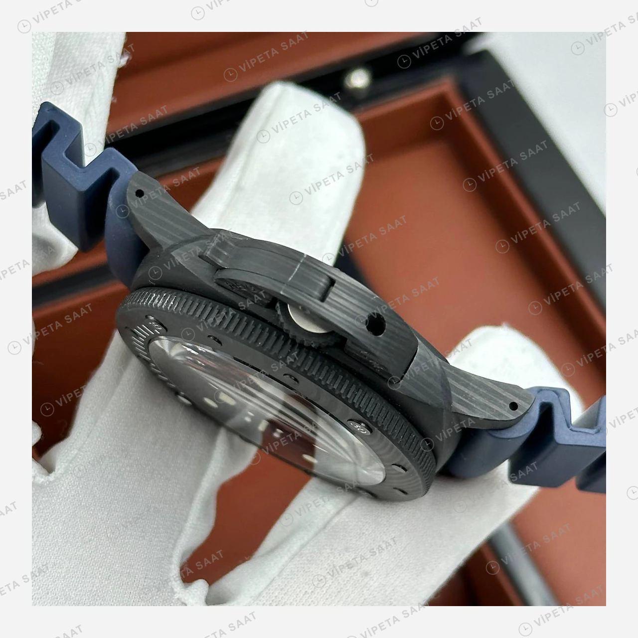 Panerai 47 mm PAM01616 Submersible Karbon Mavi Detay Kauçuk Super Clone ETA Eta Saat detay 3