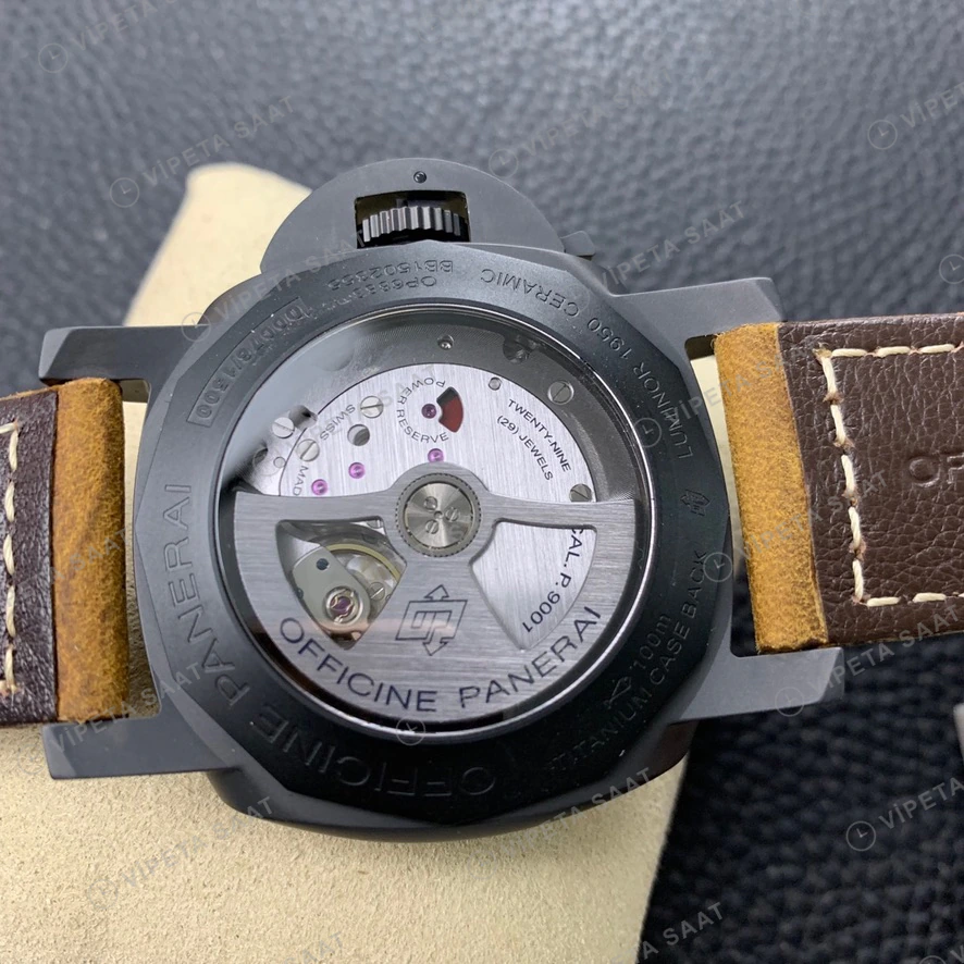 Panerai Luminor GMT Ceramica Siyah Kadran Seramik Kasa Kahverengi Deri Kordon Super Clone Eta Eta Saat detay 9