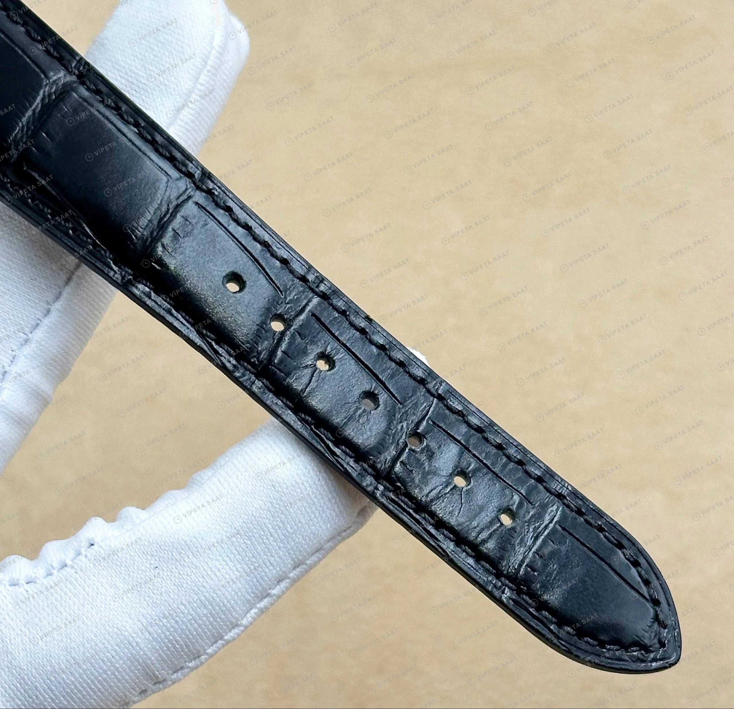 Patek Philippe 40 mm Grand Complications Gri Ay Evreli Yıllık Takvim Deri Super Clone ETA Eta Saat karşıdan görünüm