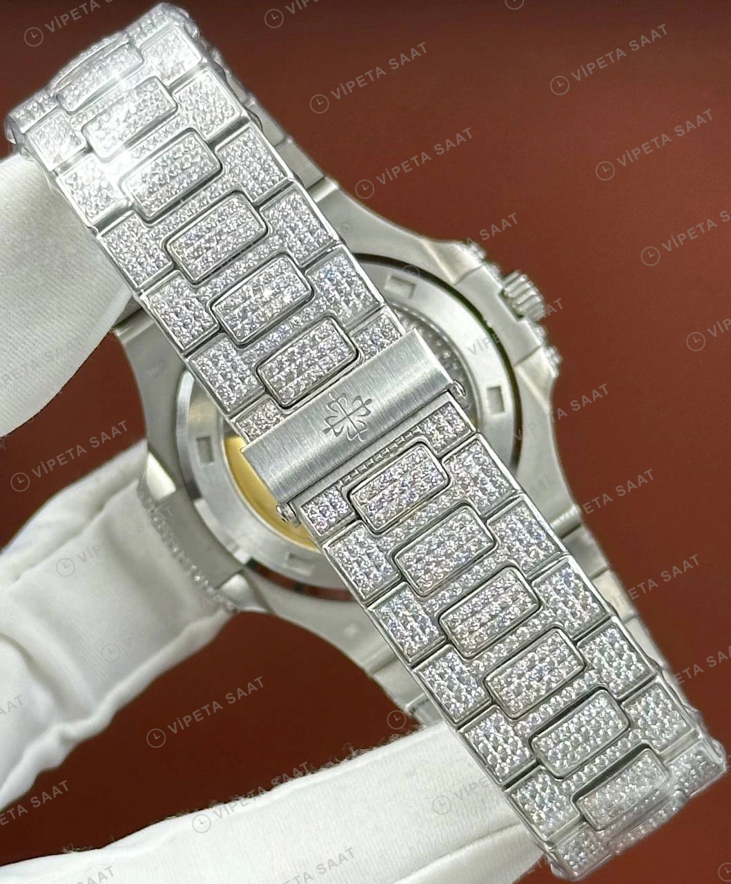 Patek Philippe 40 mm Nautilus Beyaz Elmas Taşlı Full Pave Parlak Super Clone ETA Eta Saat detay 4