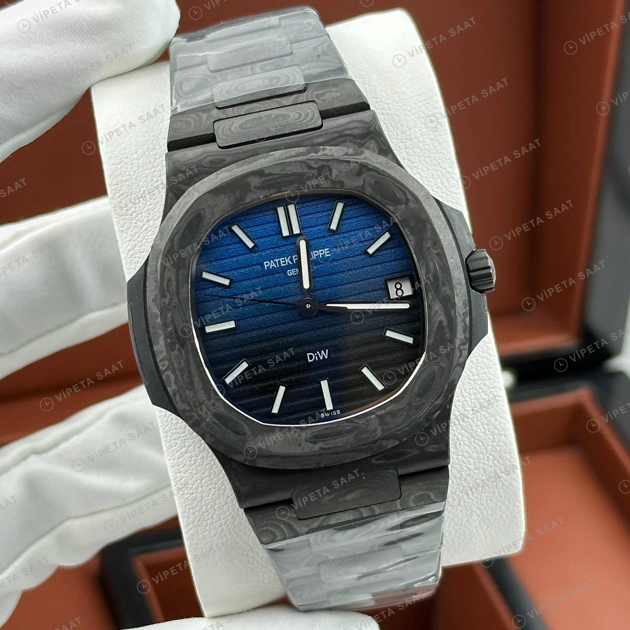 Patek Philippe 40 mm Nautilus Karbon Kasa Mavi Kadran Super Clone ETA Eta Saat detay 5