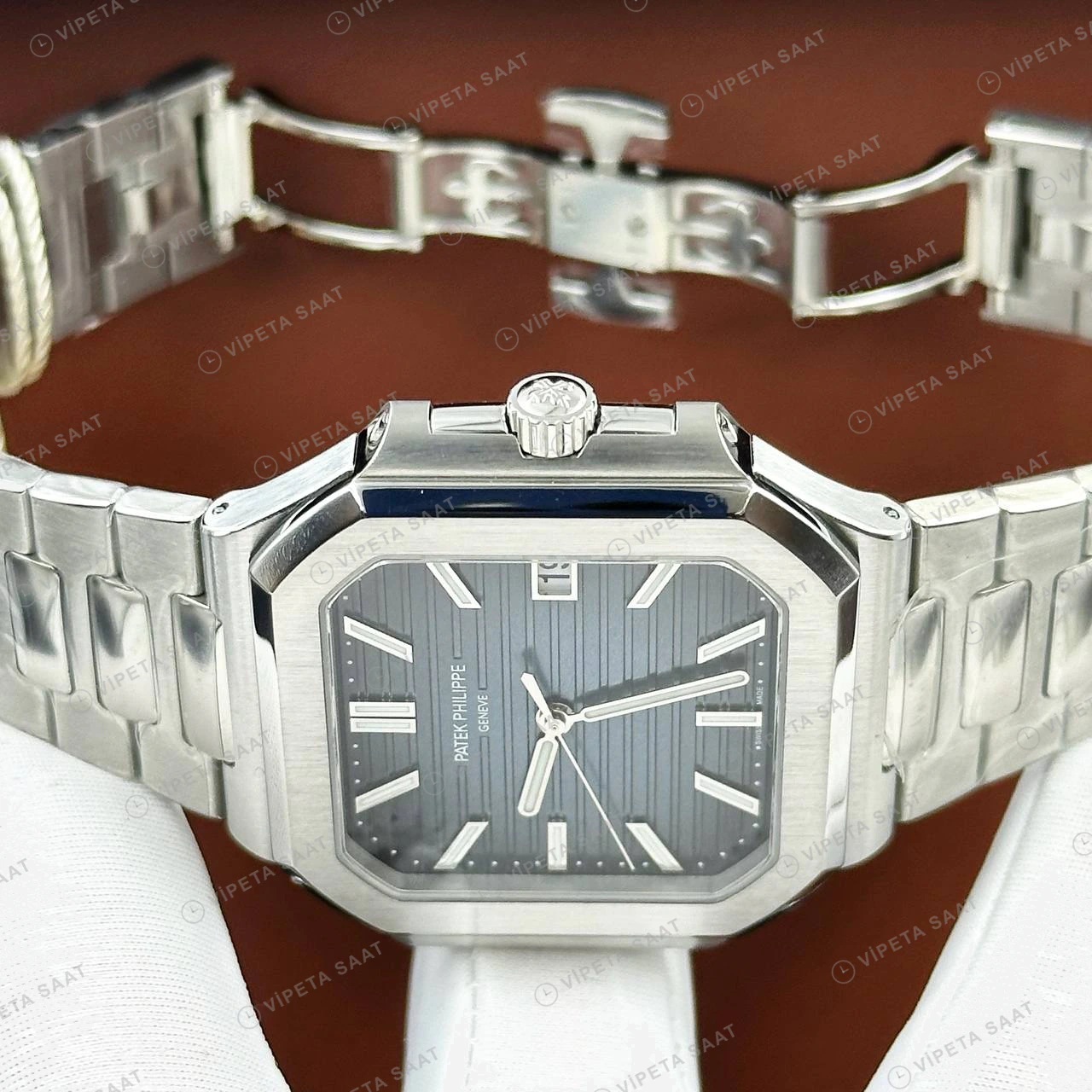 Patek Philippe 40 mm Nautilus Lacivert Kadran Çelik Köşeli Super Clone ETA Eta Saat detay 6