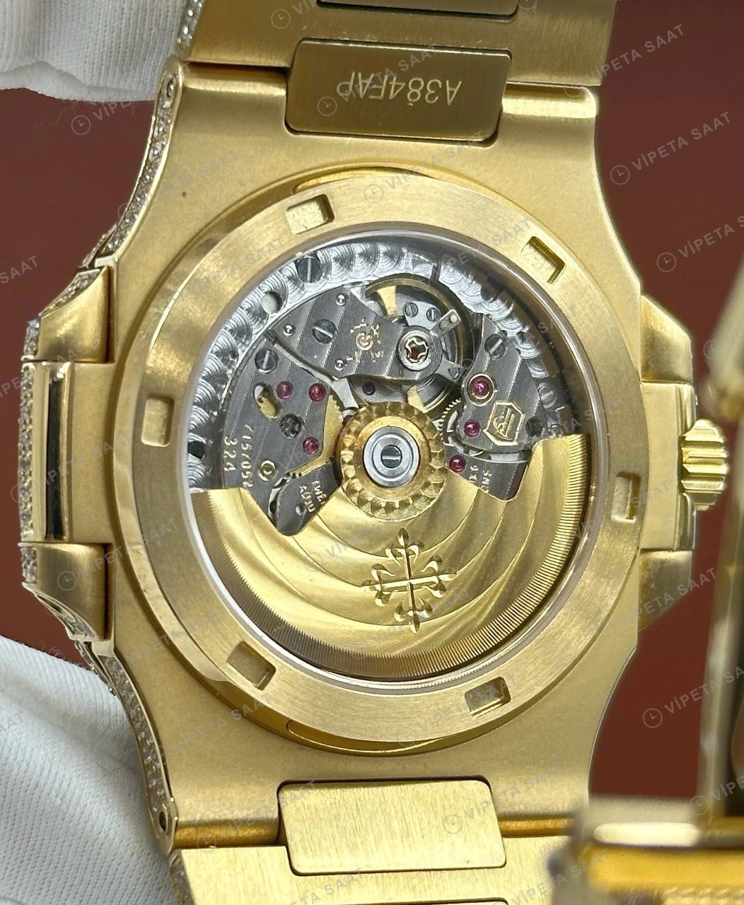 Patek Philippe 40 mm Nautilus Sarı Altın Elmas Taşlı Full Pave Super Clone ETA Eta Saat detay 5