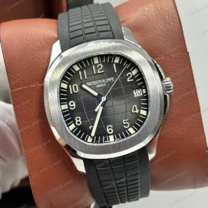 Patek Philippe Aquanaut 5167 40 mm Siyah Kadran Kauçuk Super Clone ETA Eta Saat karşıdan görünüm
