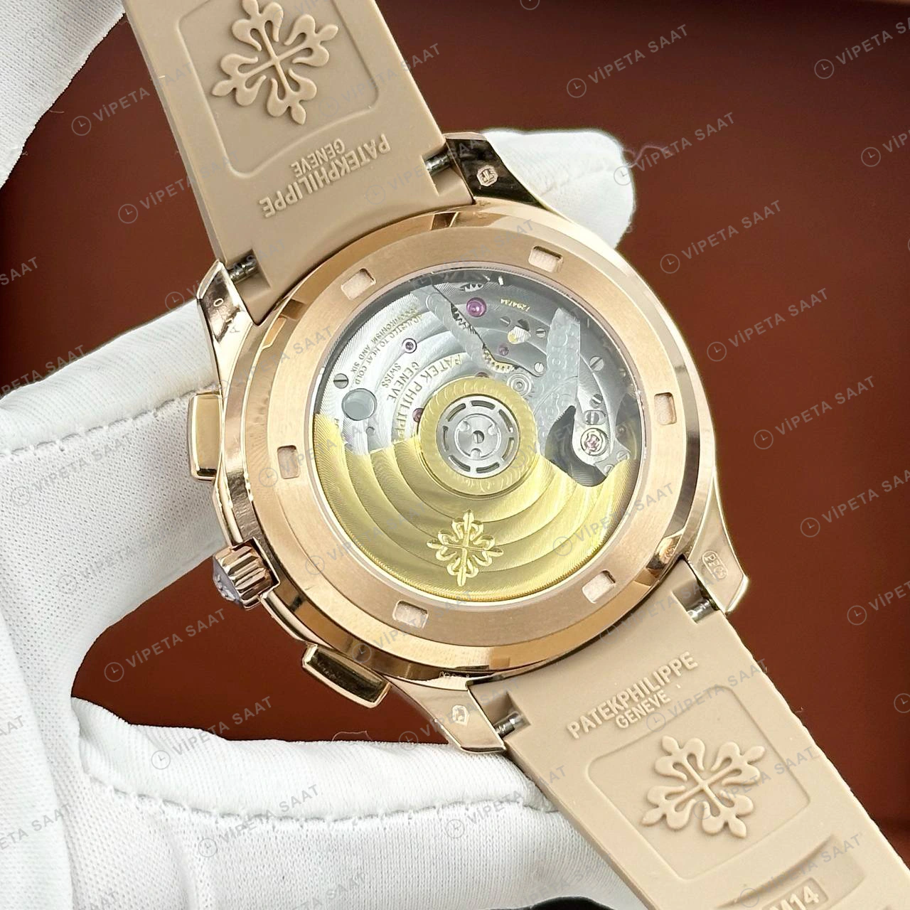 Patek Philippe Aquanaut 5968 42.2 mm Beyaz Gökkuşağı Taşlı Krem Kauçuk Super Clone ETA Eta Saat detay 5