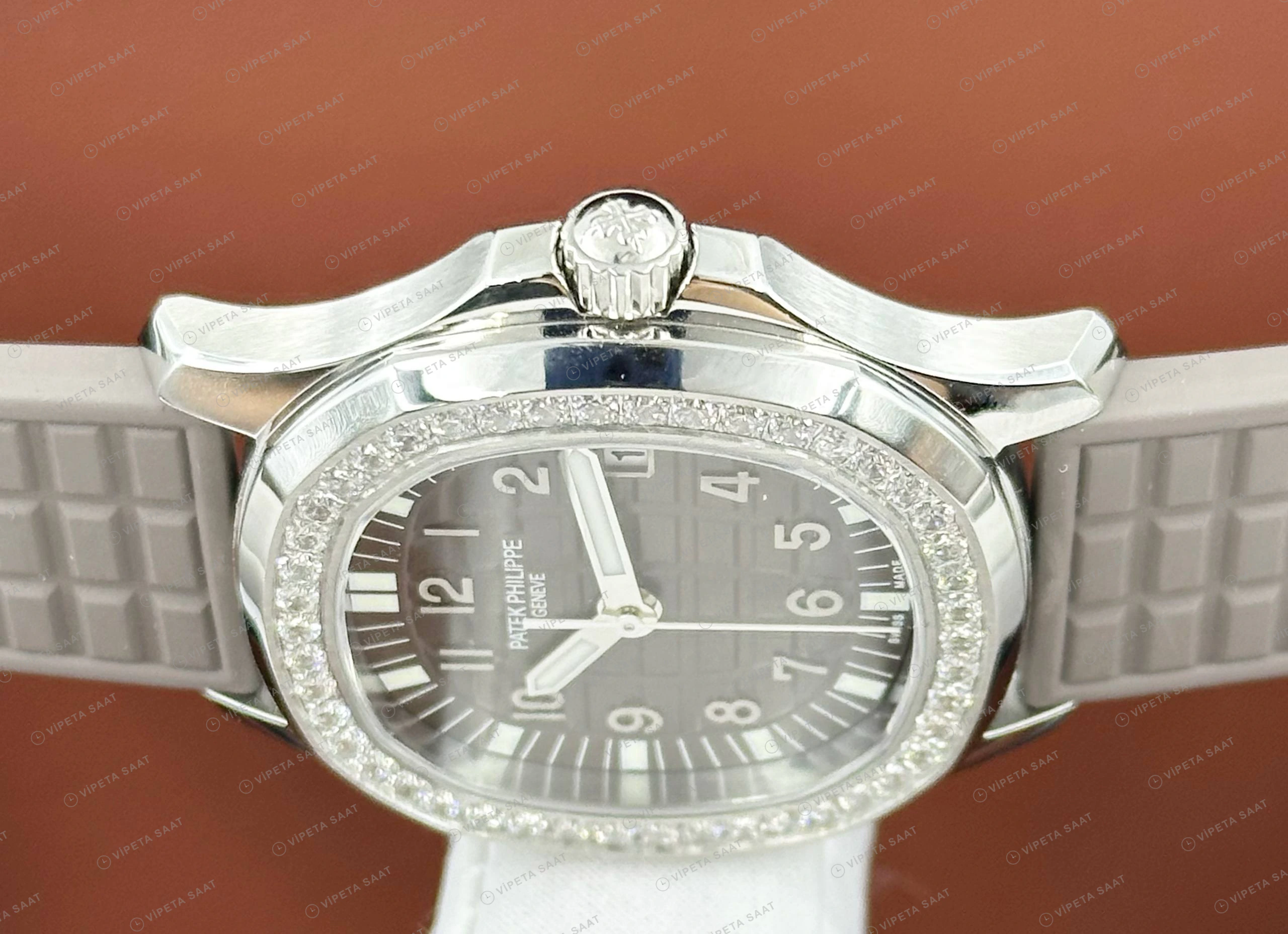 Patek Philippe Aquanaut 5968 42.2 mm Kahve Kronograf Elmas Taşlı Super Clone ETA Eta Saat detay 4