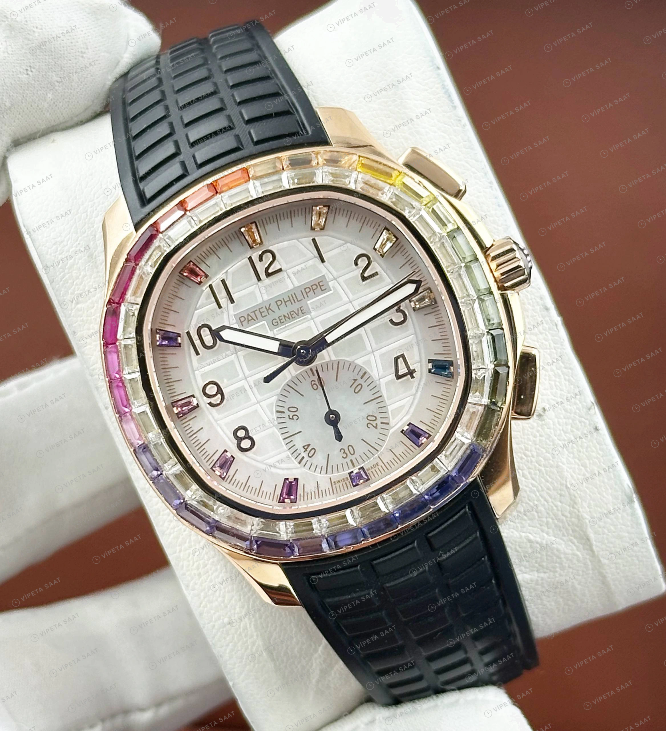 Patek Philippe Aquanaut 5968 42.2 mm Krem Gökkuşağı Taşlı Mavi Kauçuk Super Clone ETA Eta Saat detay 6