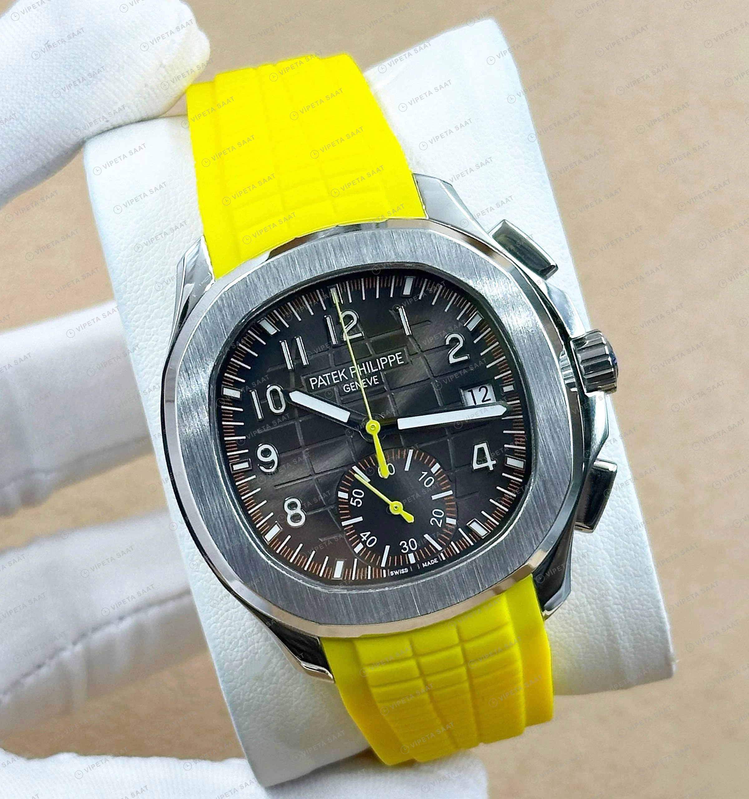 Patek Philippe Aquanaut 5968 42.2 mm Siyah Kronograf Sarı Kauçuk Parlak Super Clone ETA Eta Saat detay 5